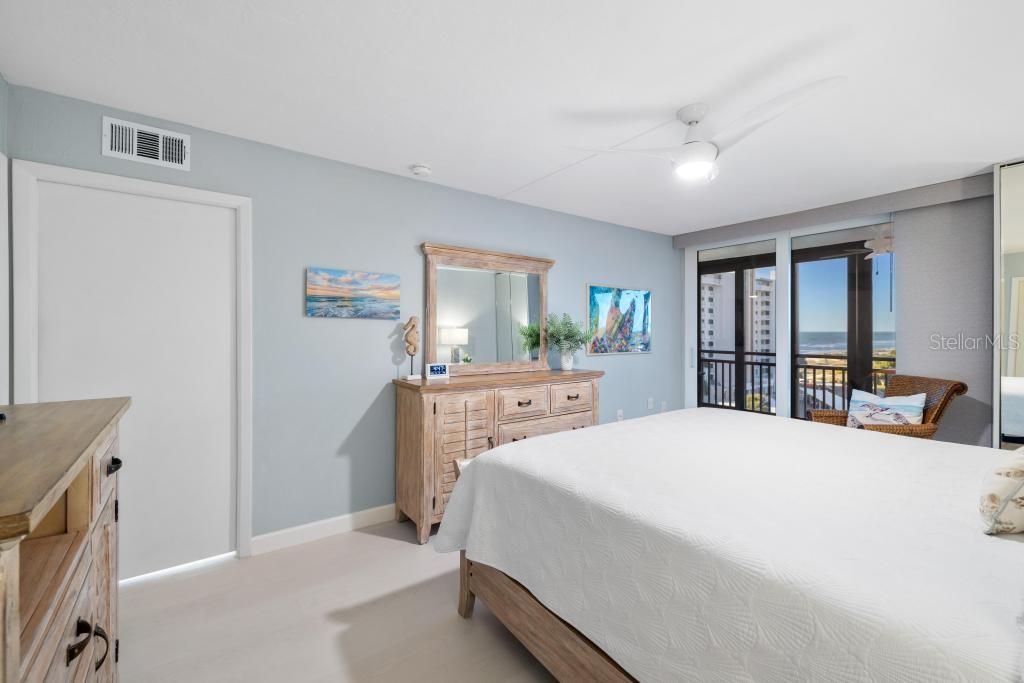 Image 28 of 77 For 627 Alhambra Road 604