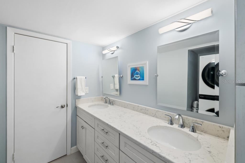 Image 35 of 77 For 627 Alhambra Road 604