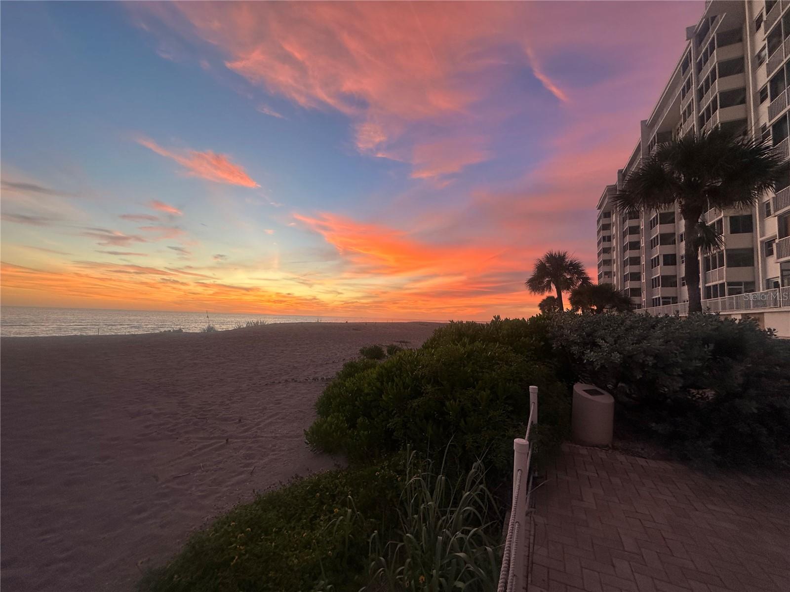 Image 61 of 77 For 627 Alhambra Road 604