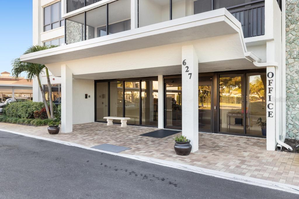 Image 62 of 77 For 627 Alhambra Road 604