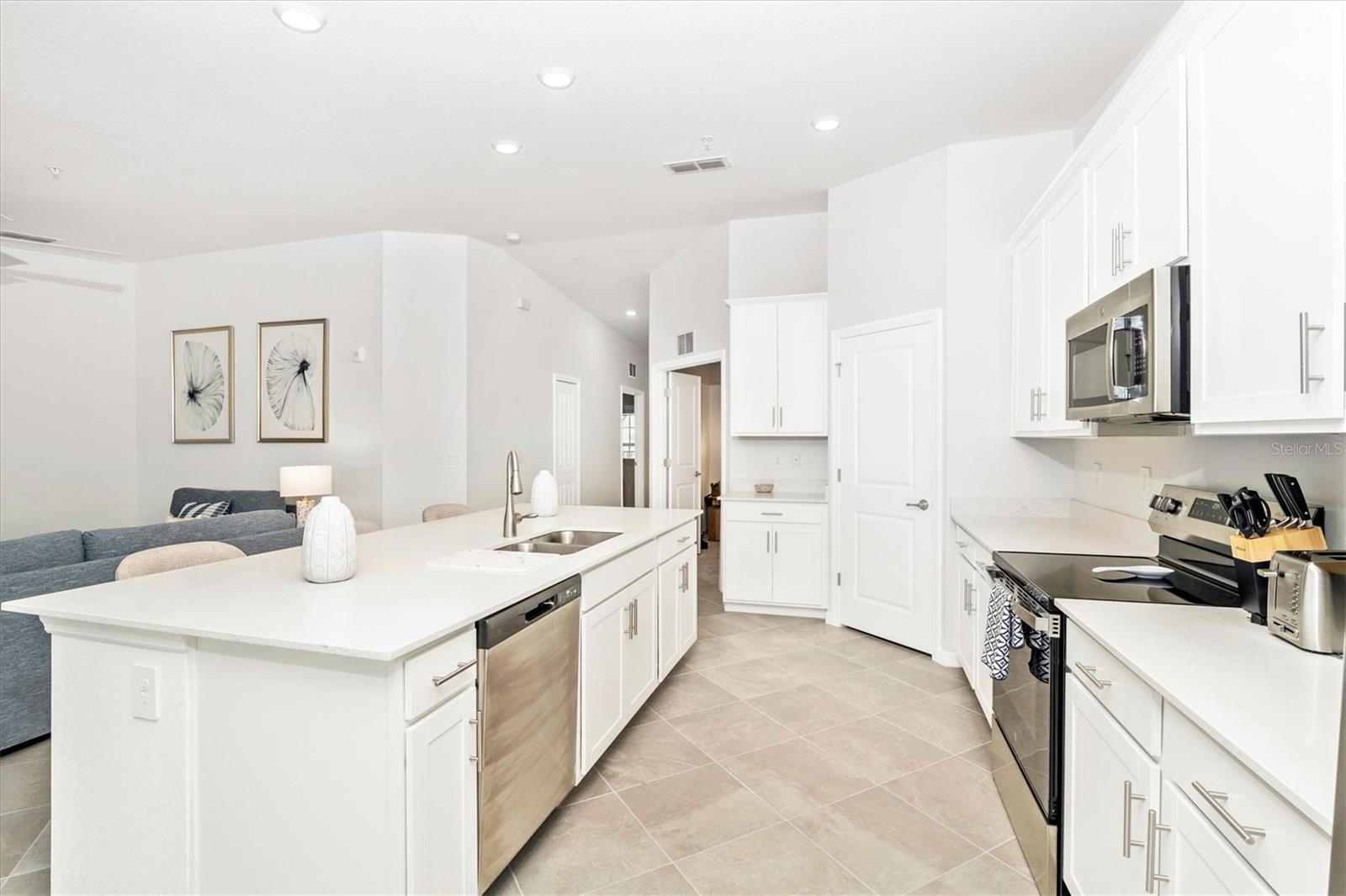 Image 11 of 89 For 17505 Opal Sand Drive 206