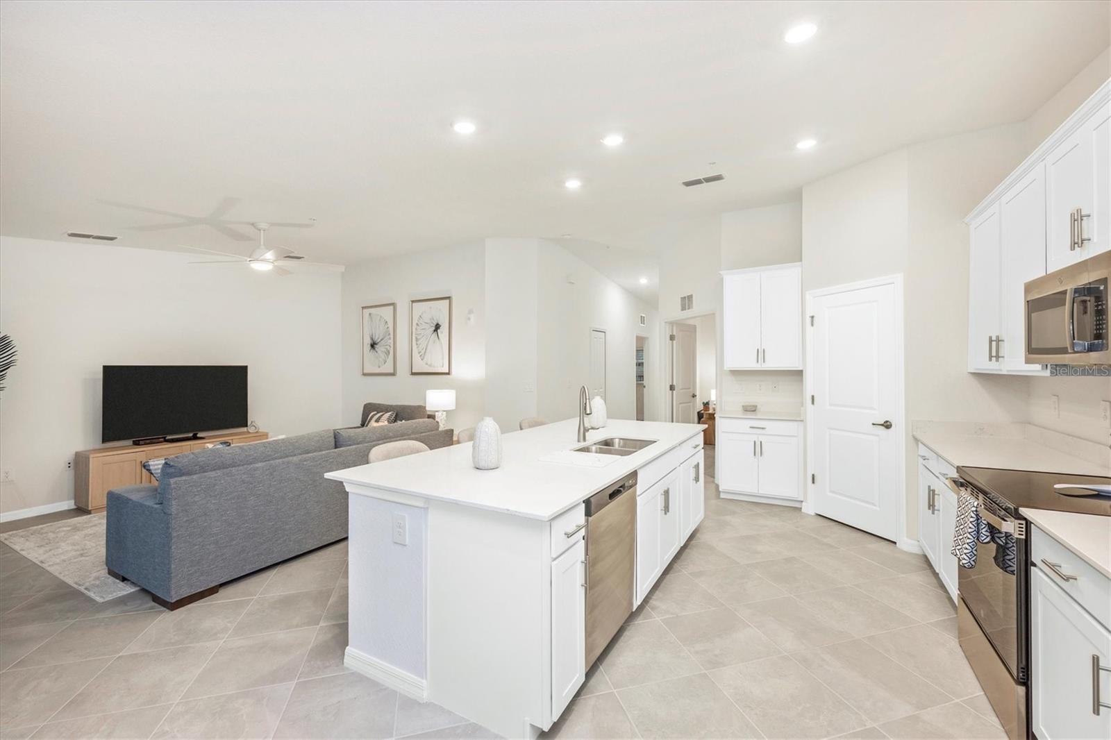 Image 16 of 89 For 17505 Opal Sand Drive 206