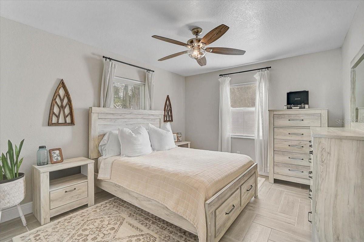 Image 15 of 34 For 2832 Osprey Avenue