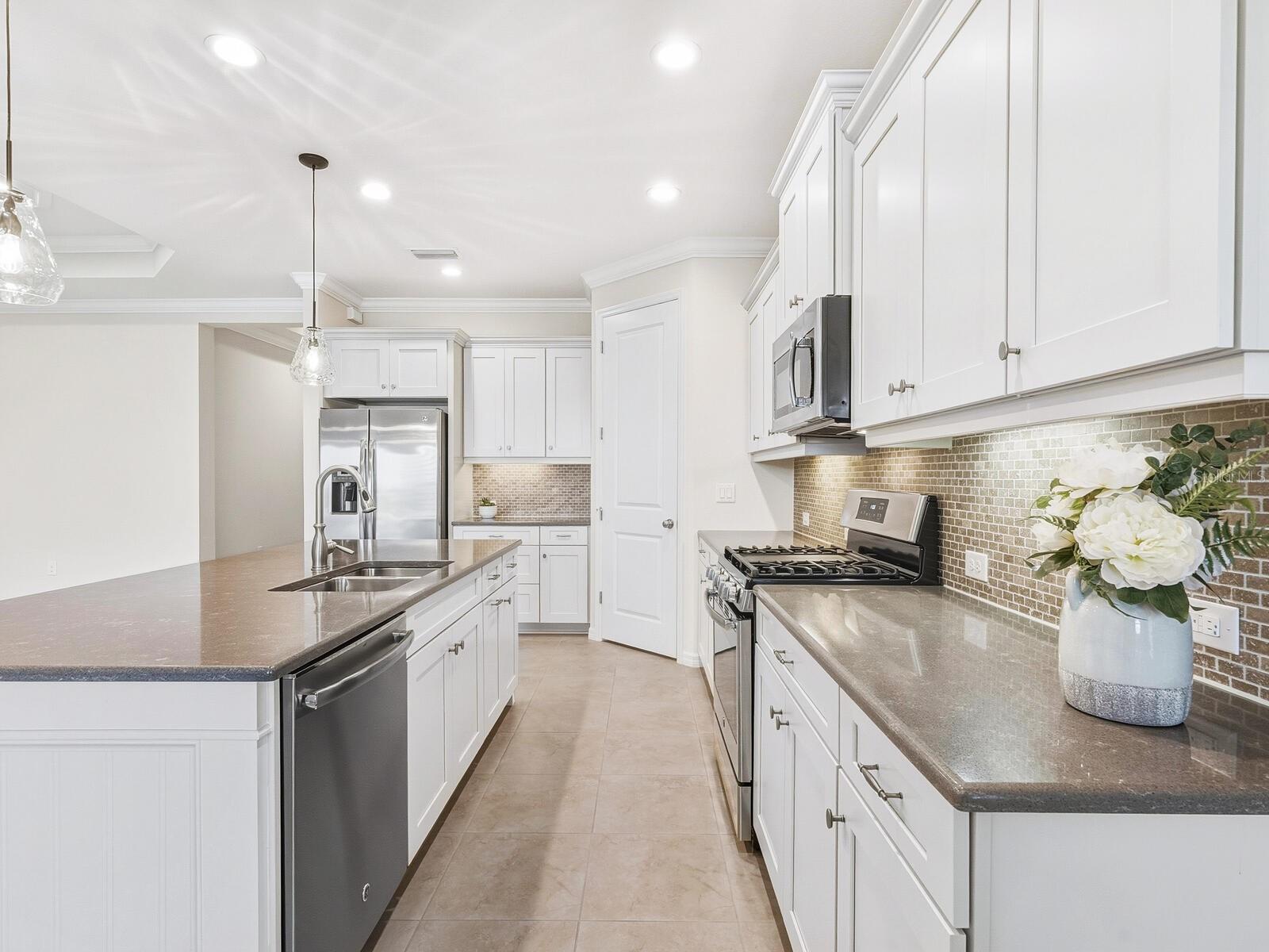 Image 16 of 45 For 213 Malina Court