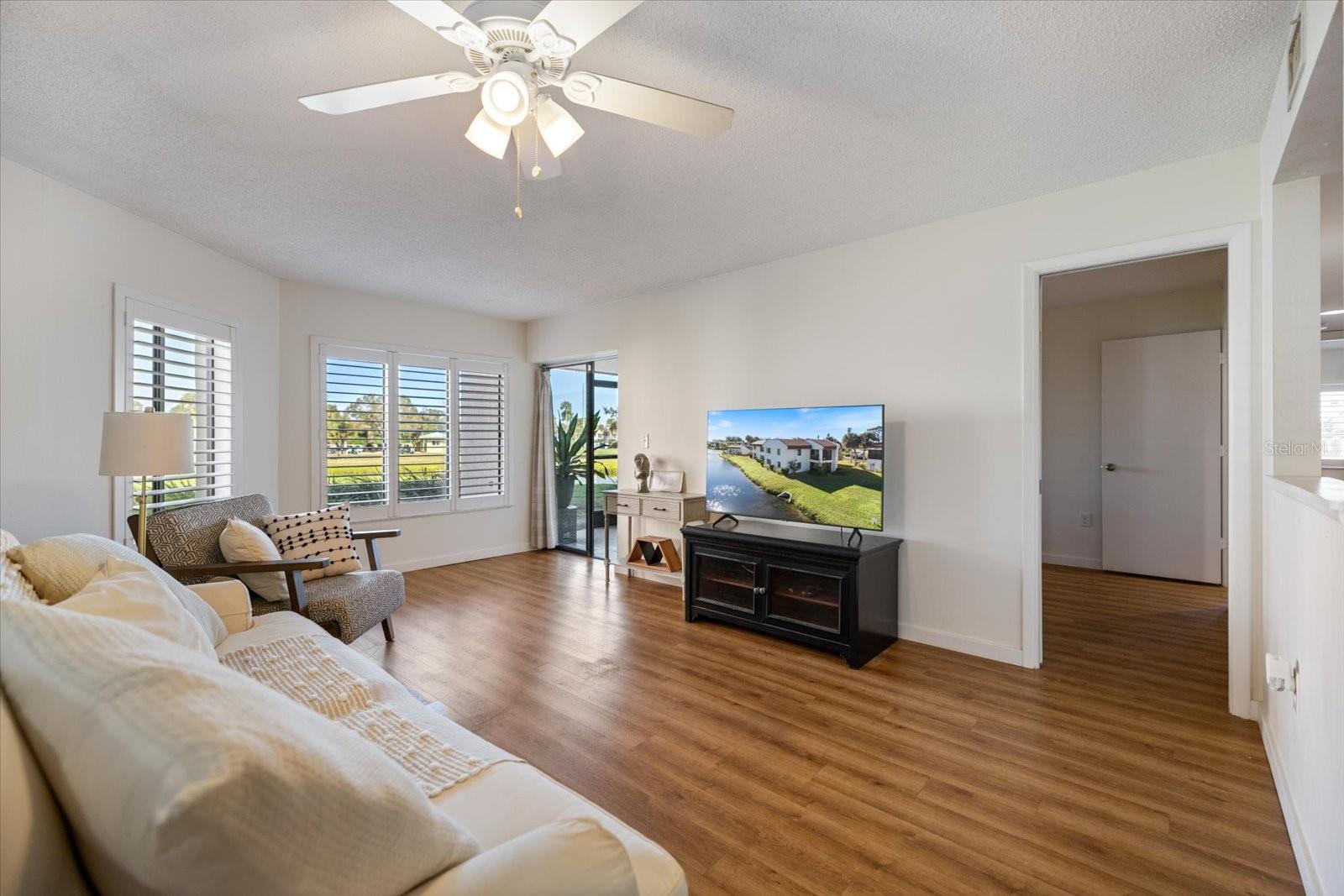 Image 22 of 44 For 822 Capri Isles Boulevard 107