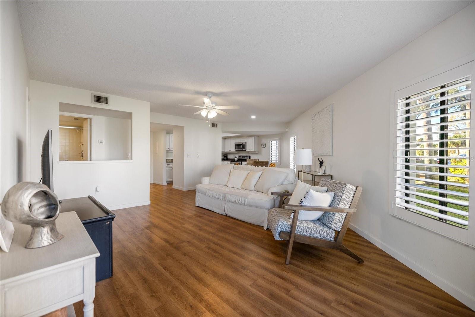 Image 23 of 44 For 822 Capri Isles Boulevard 107