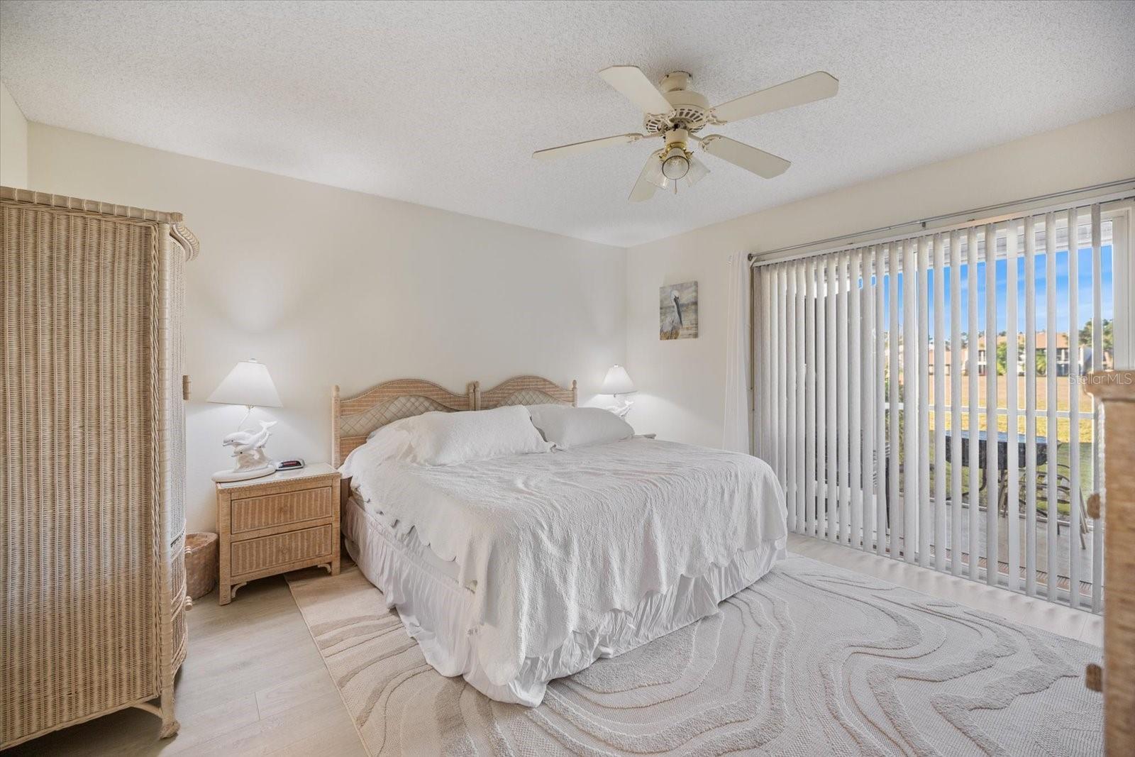 Image 22 of 37 For 880 Bird Bay Drive W 106