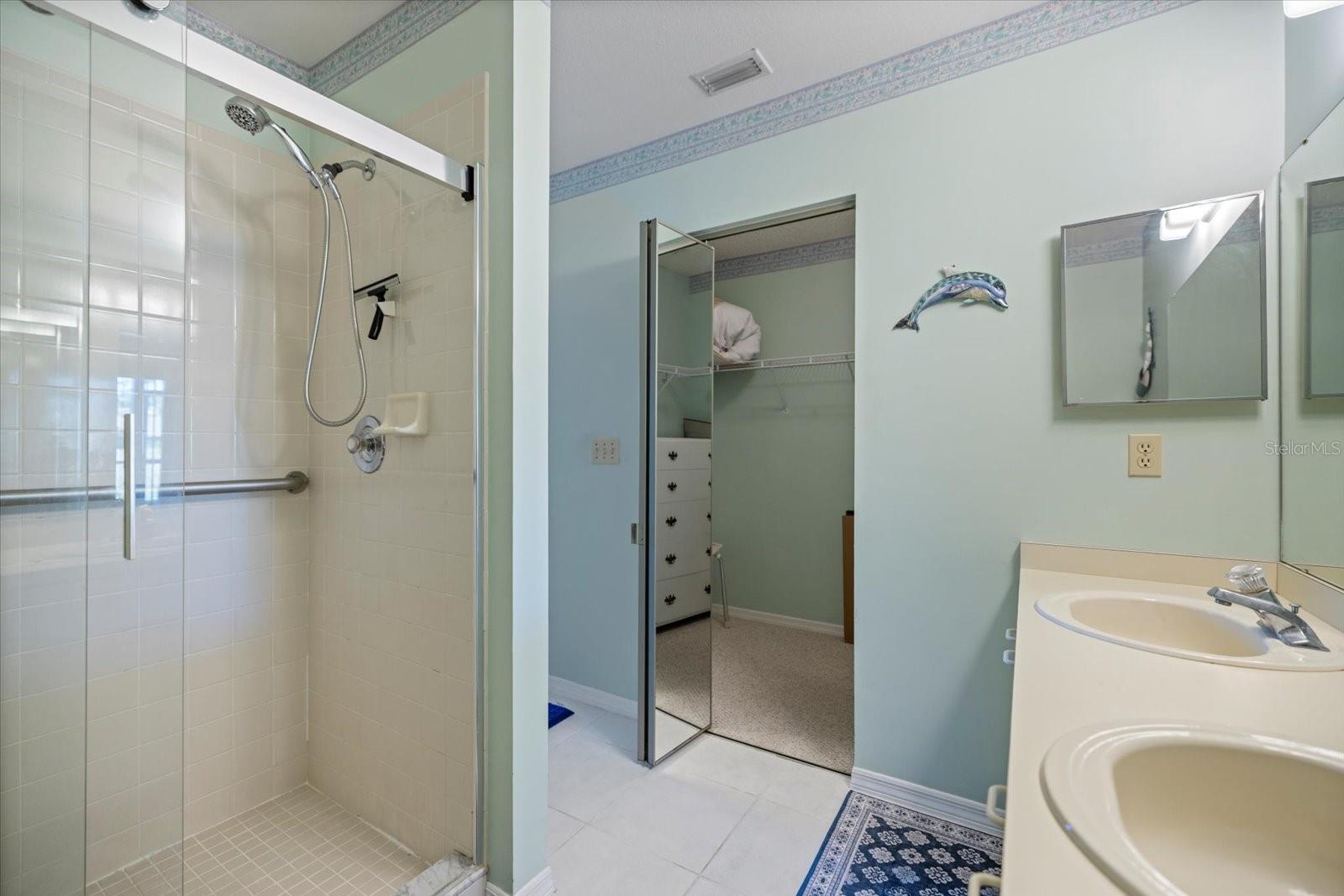 Image 27 of 37 For 880 Bird Bay Drive W 106