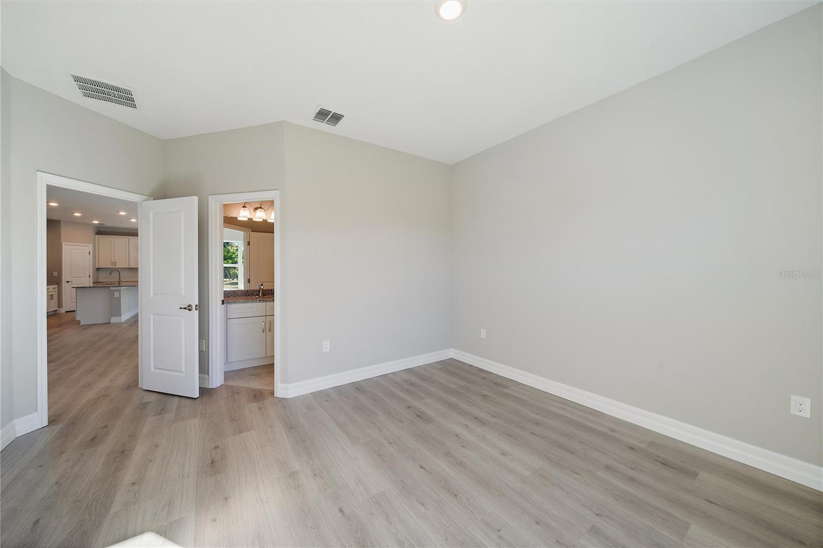 Image 12 of 43 For 196 Jennifer Drive