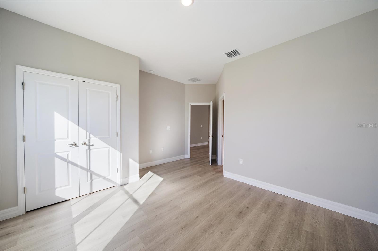 Image 14 of 43 For 196 Jennifer Drive