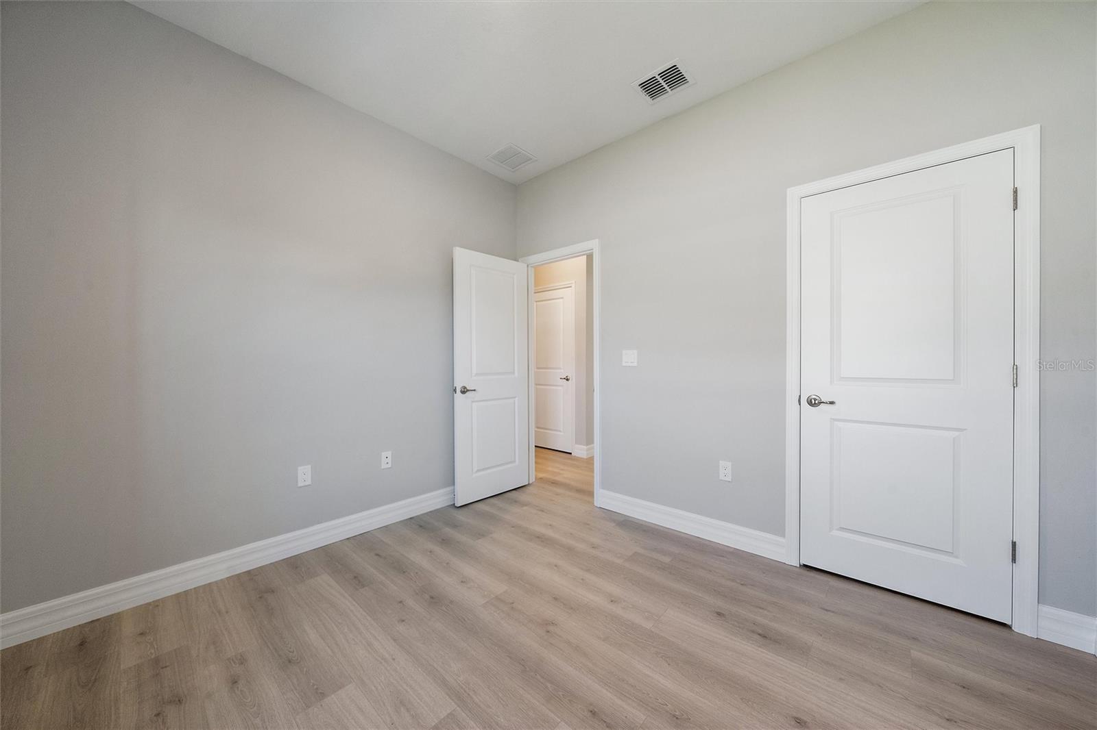 Image 16 of 43 For 196 Jennifer Drive