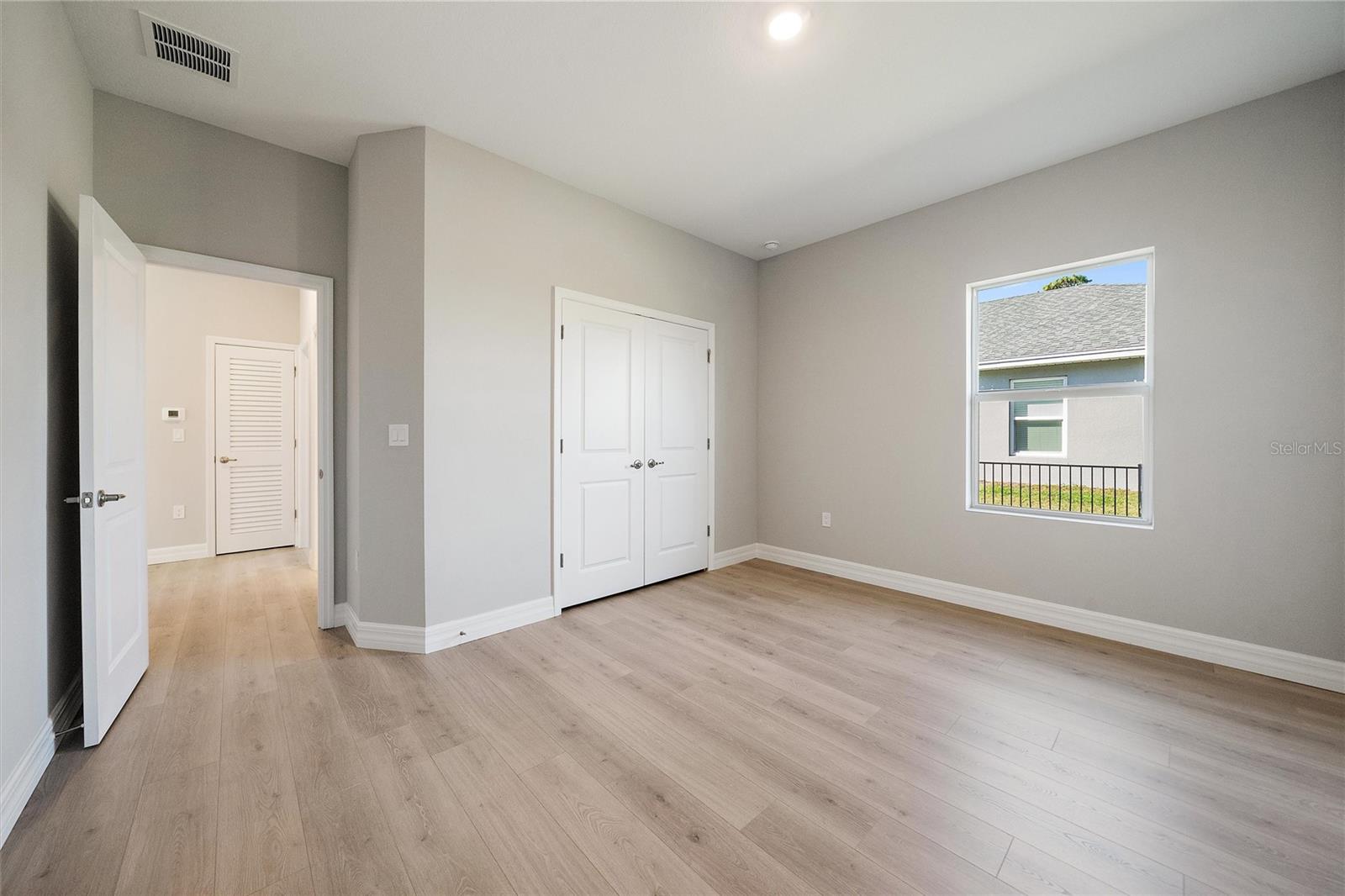 Image 20 of 43 For 196 Jennifer Drive