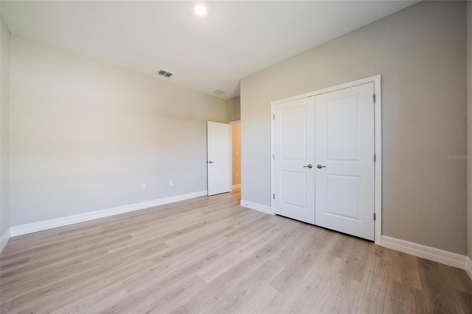 Image 21 of 43 For 196 Jennifer Drive