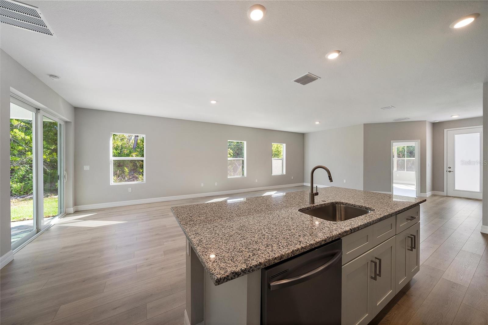 Image 28 of 43 For 196 Jennifer Drive