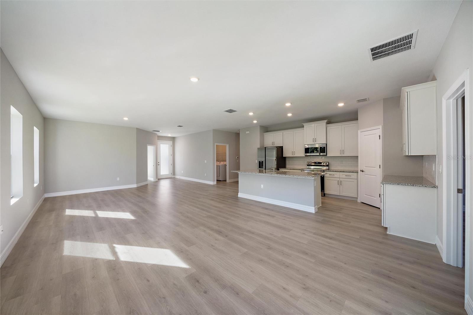 Image 30 of 43 For 196 Jennifer Drive