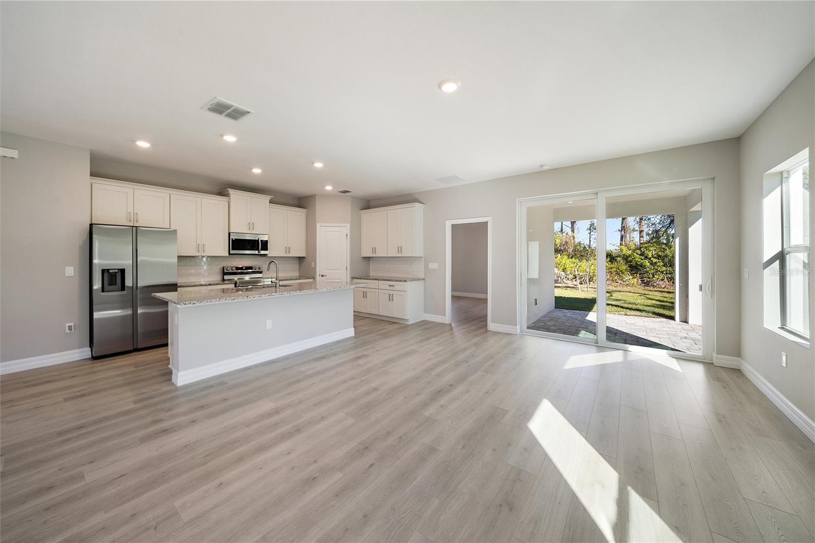 Image 5 of 43 For 196 Jennifer Drive