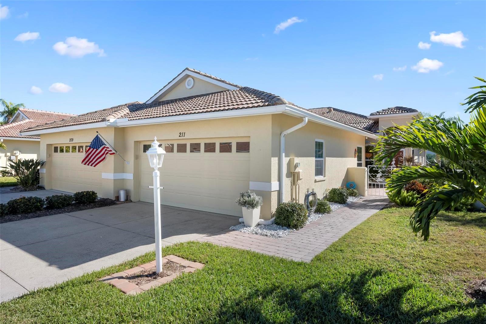 Details for 211 Vista Del Lago Way, VENICE, FL 34292