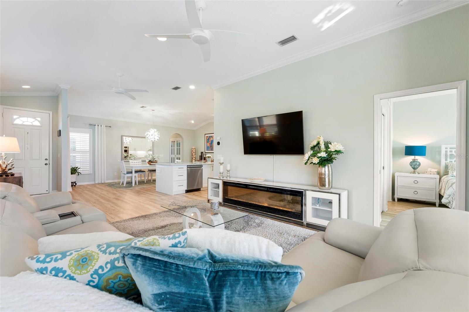 Image 10 of 56 For 211 Vista Del Lago Way