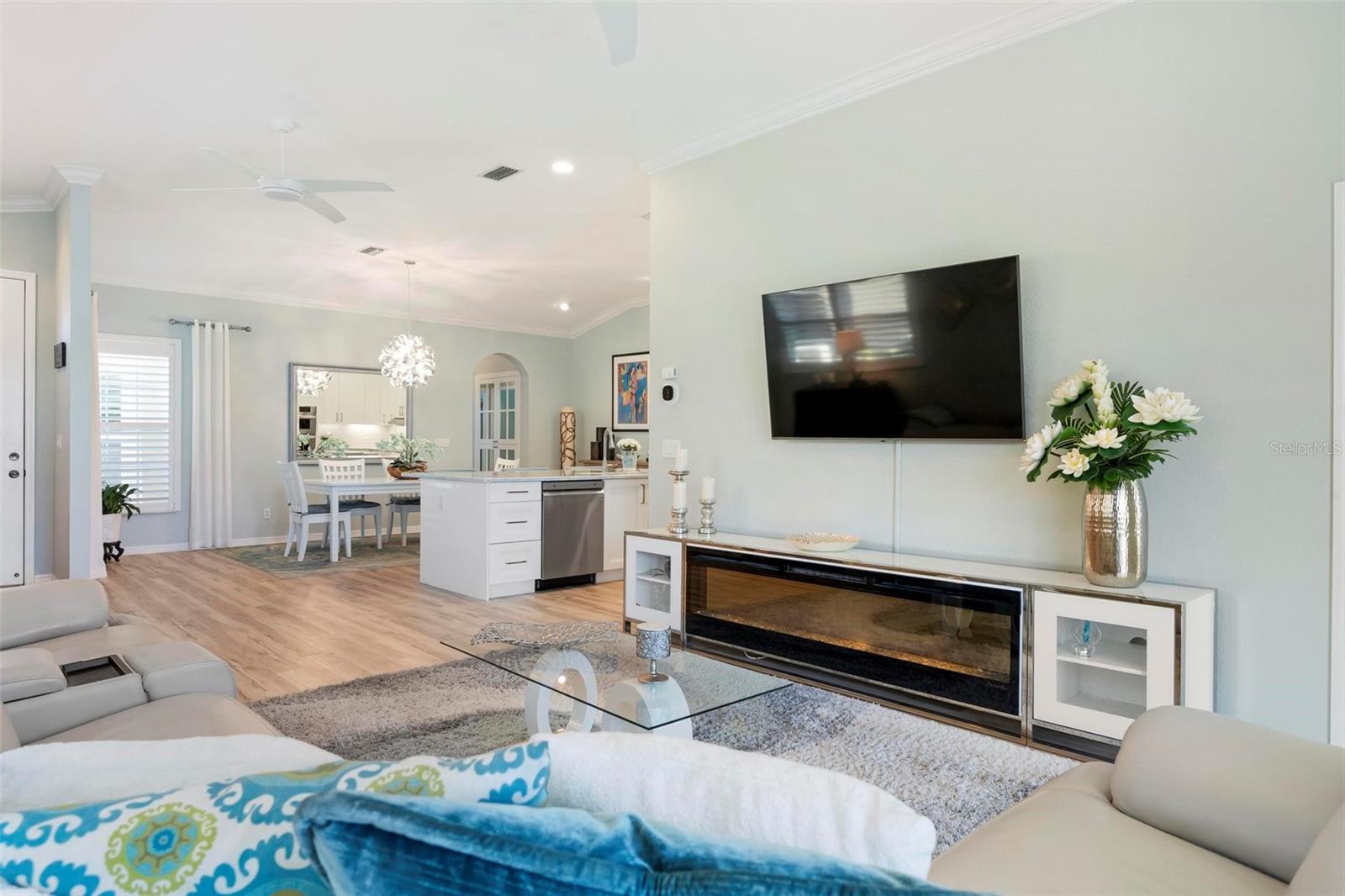 Image 11 of 56 For 211 Vista Del Lago Way