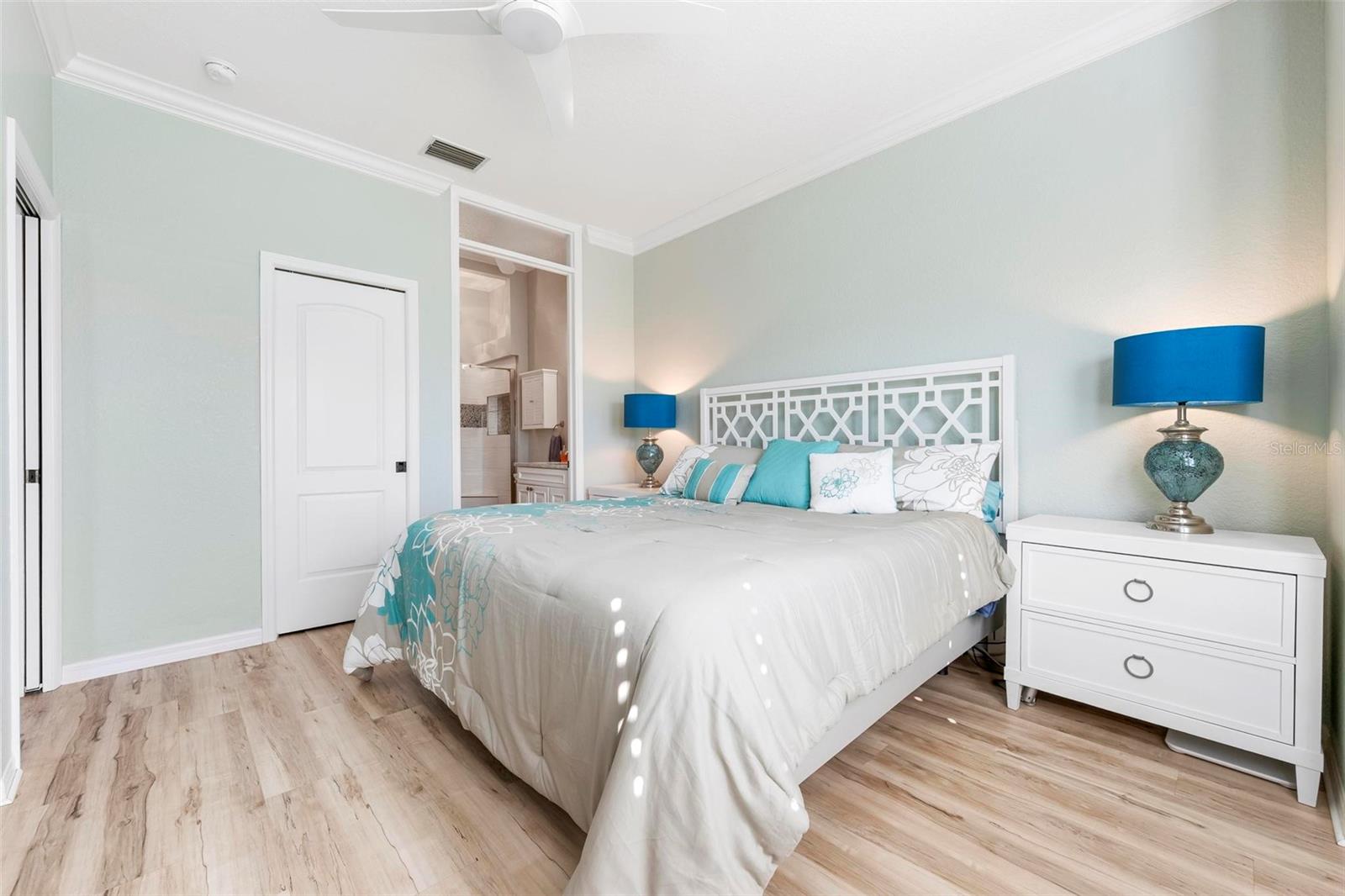 Image 24 of 56 For 211 Vista Del Lago Way