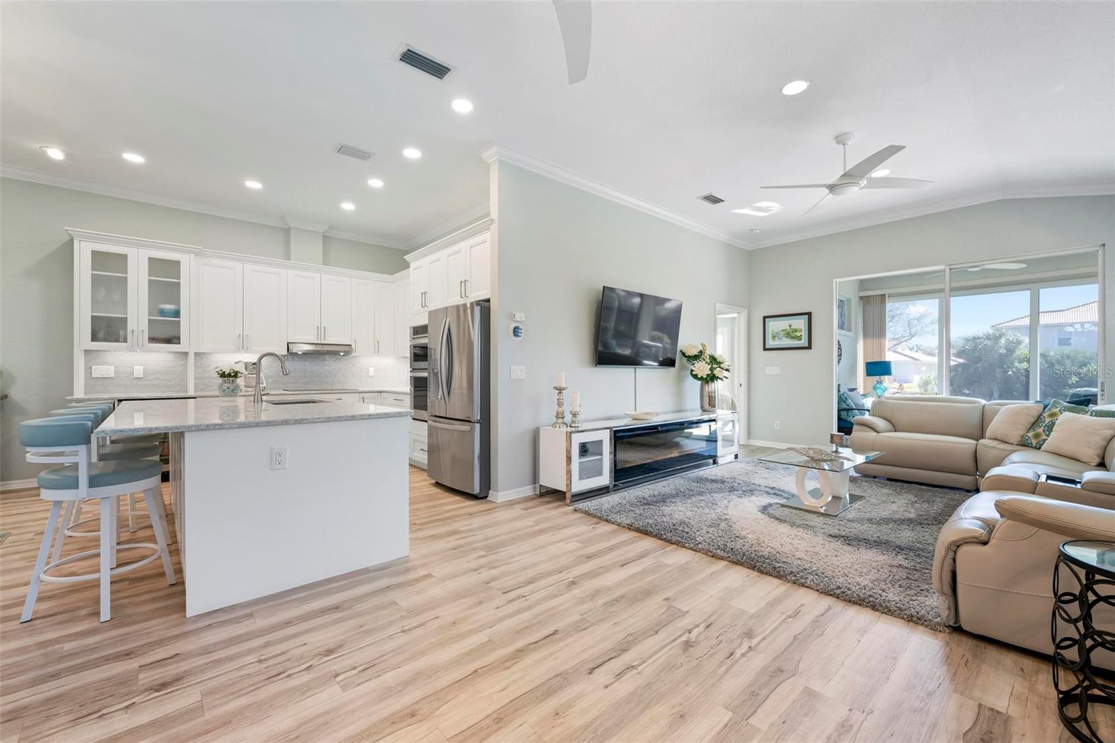 Image 3 of 56 For 211 Vista Del Lago Way