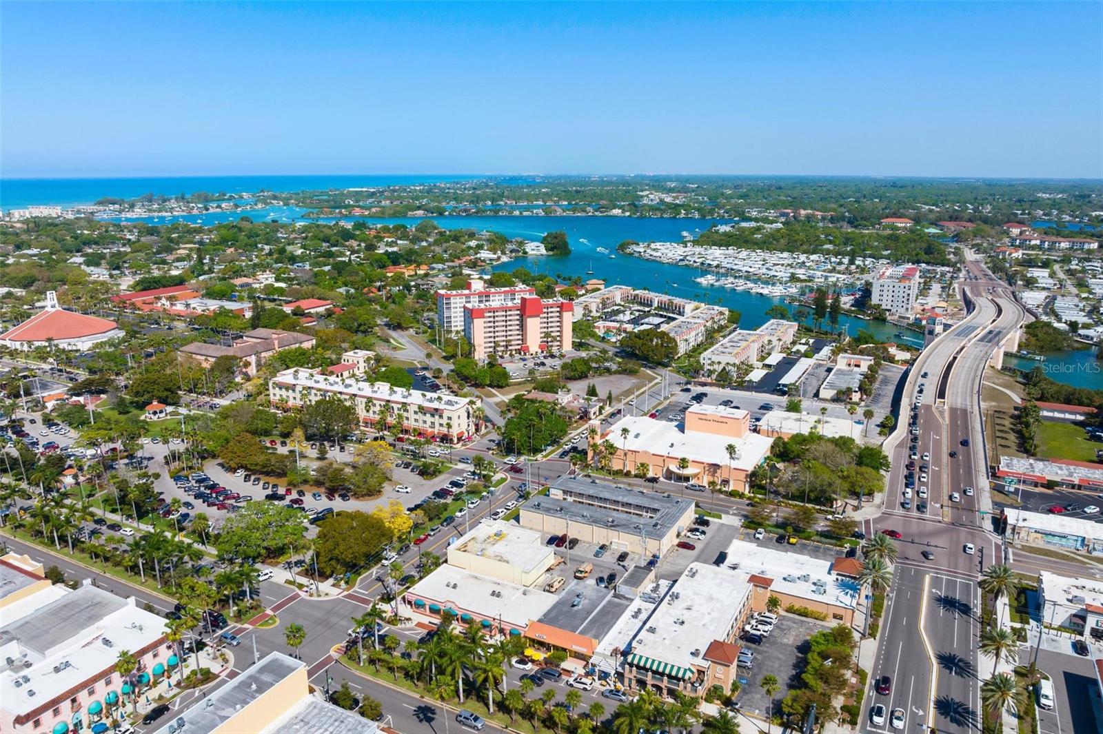 Image 42 of 56 For 211 Vista Del Lago Way