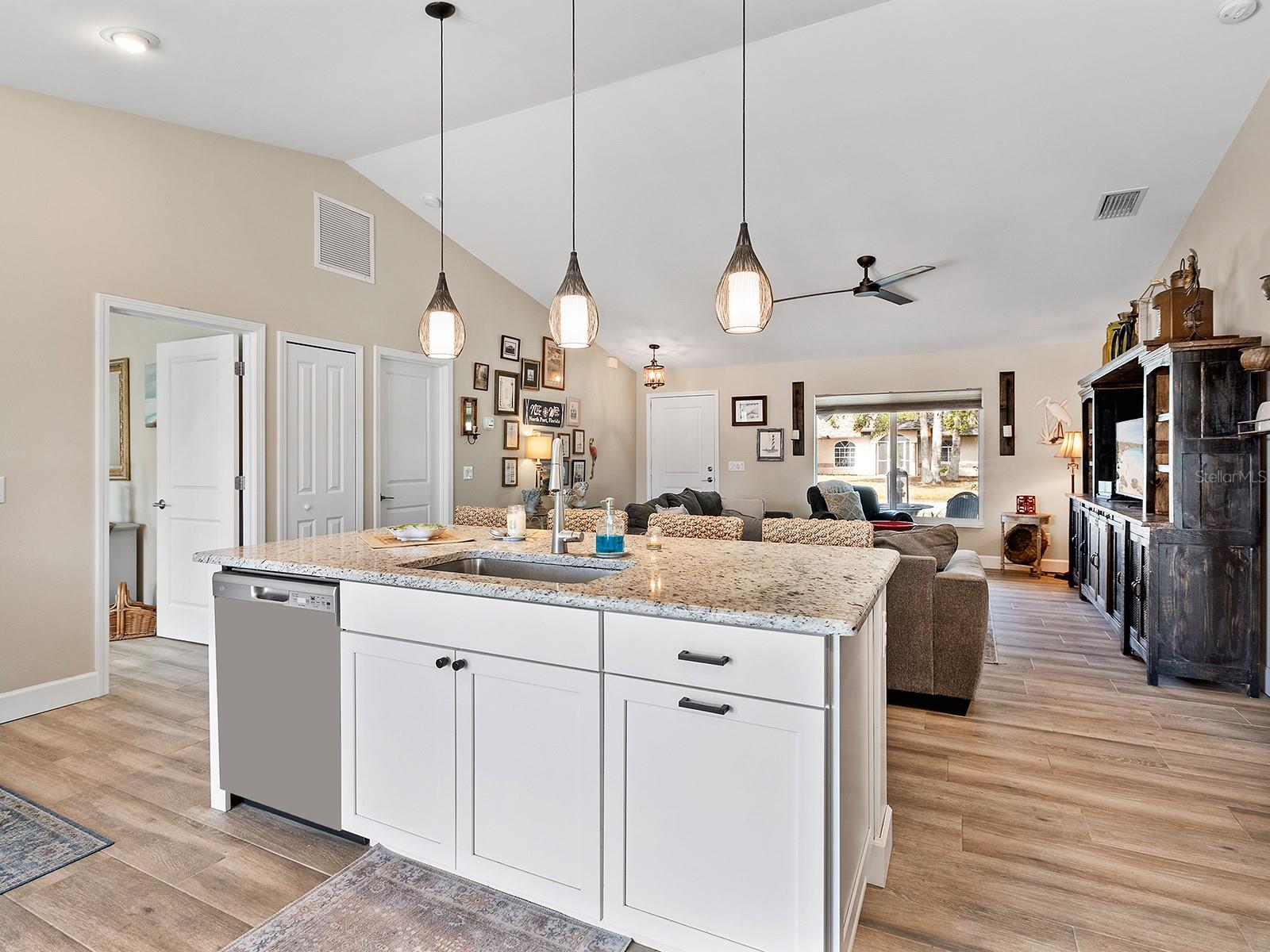 Image 10 of 27 For 3784 Fontainebleau Street