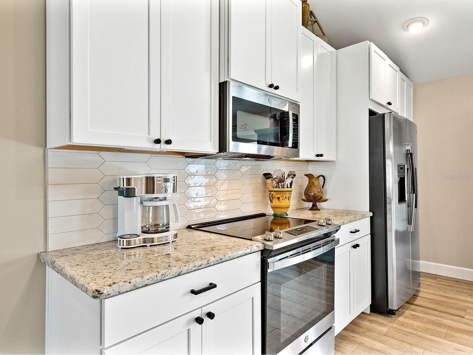 Image 13 of 27 For 3784 Fontainebleau Street