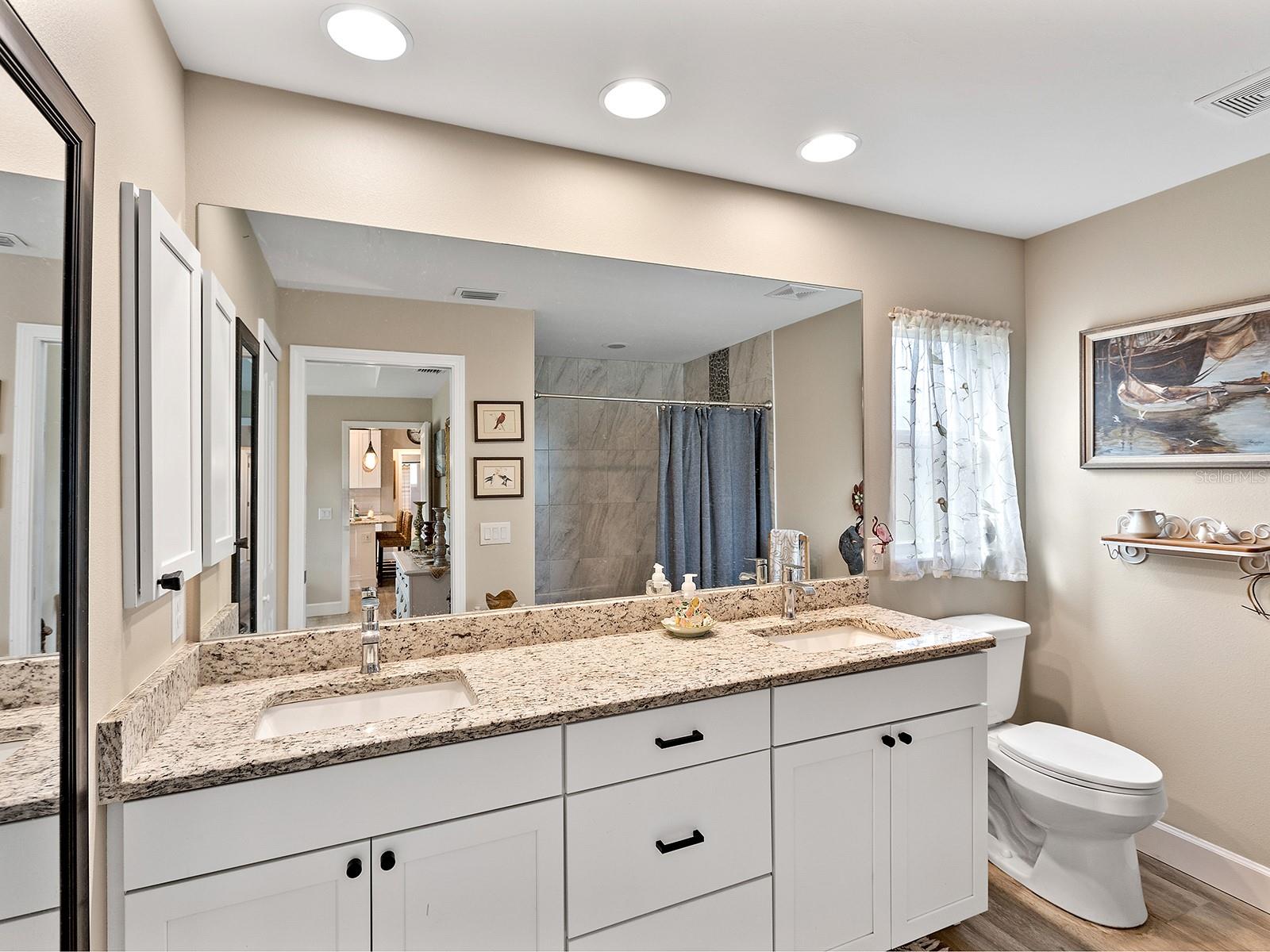 Image 17 of 27 For 3784 Fontainebleau Street