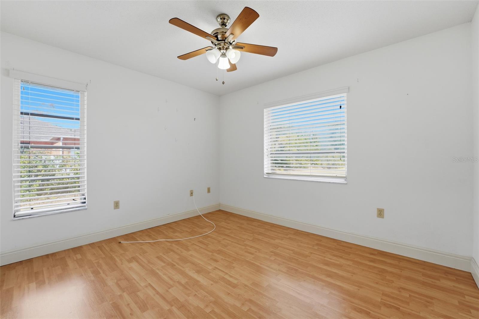 Image 21 of 40 For 1641 Mackintosh Boulevard