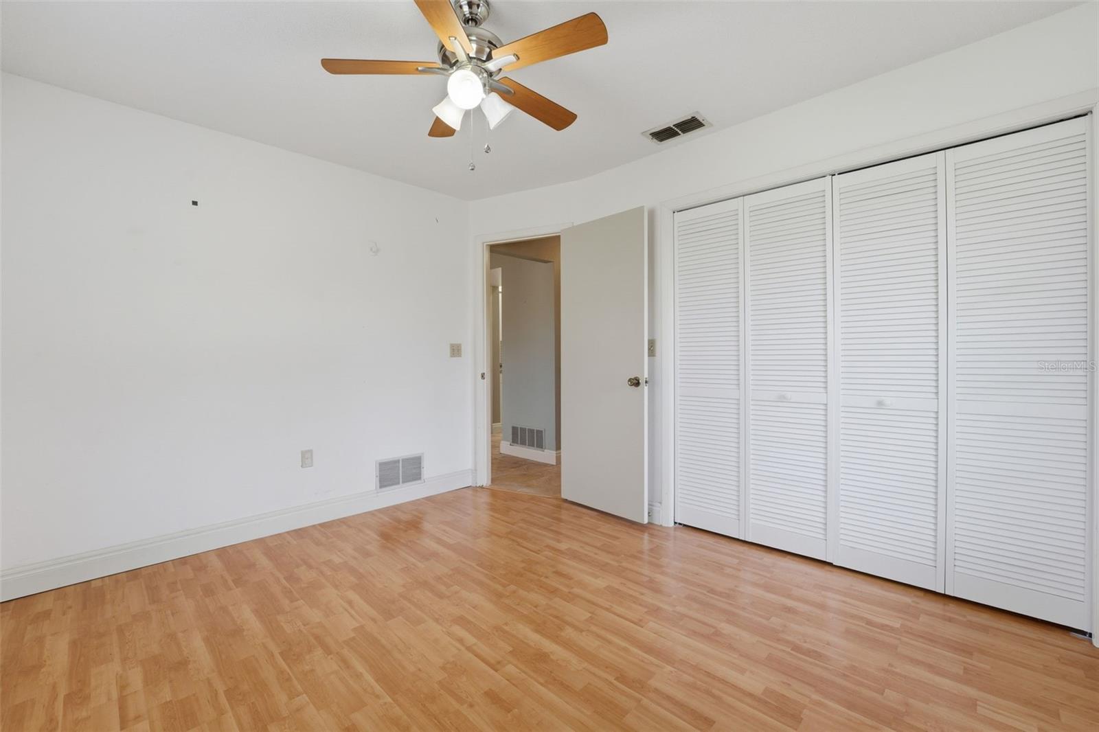 Image 22 of 40 For 1641 Mackintosh Boulevard