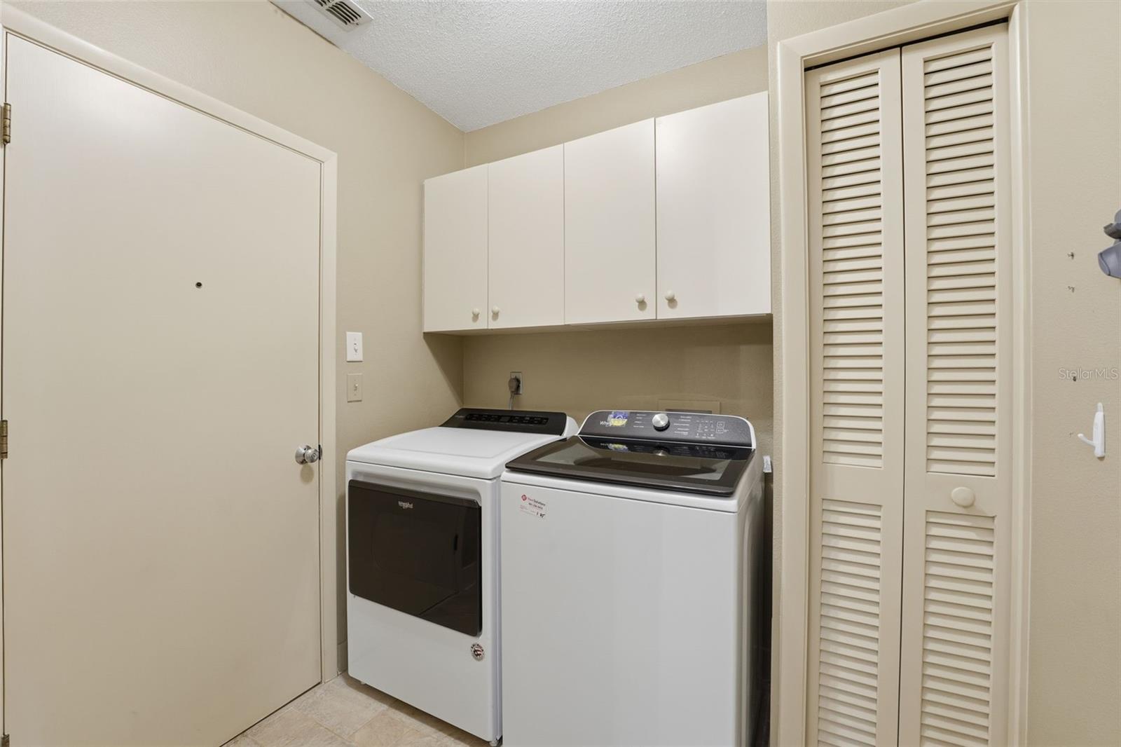 Image 23 of 40 For 1641 Mackintosh Boulevard