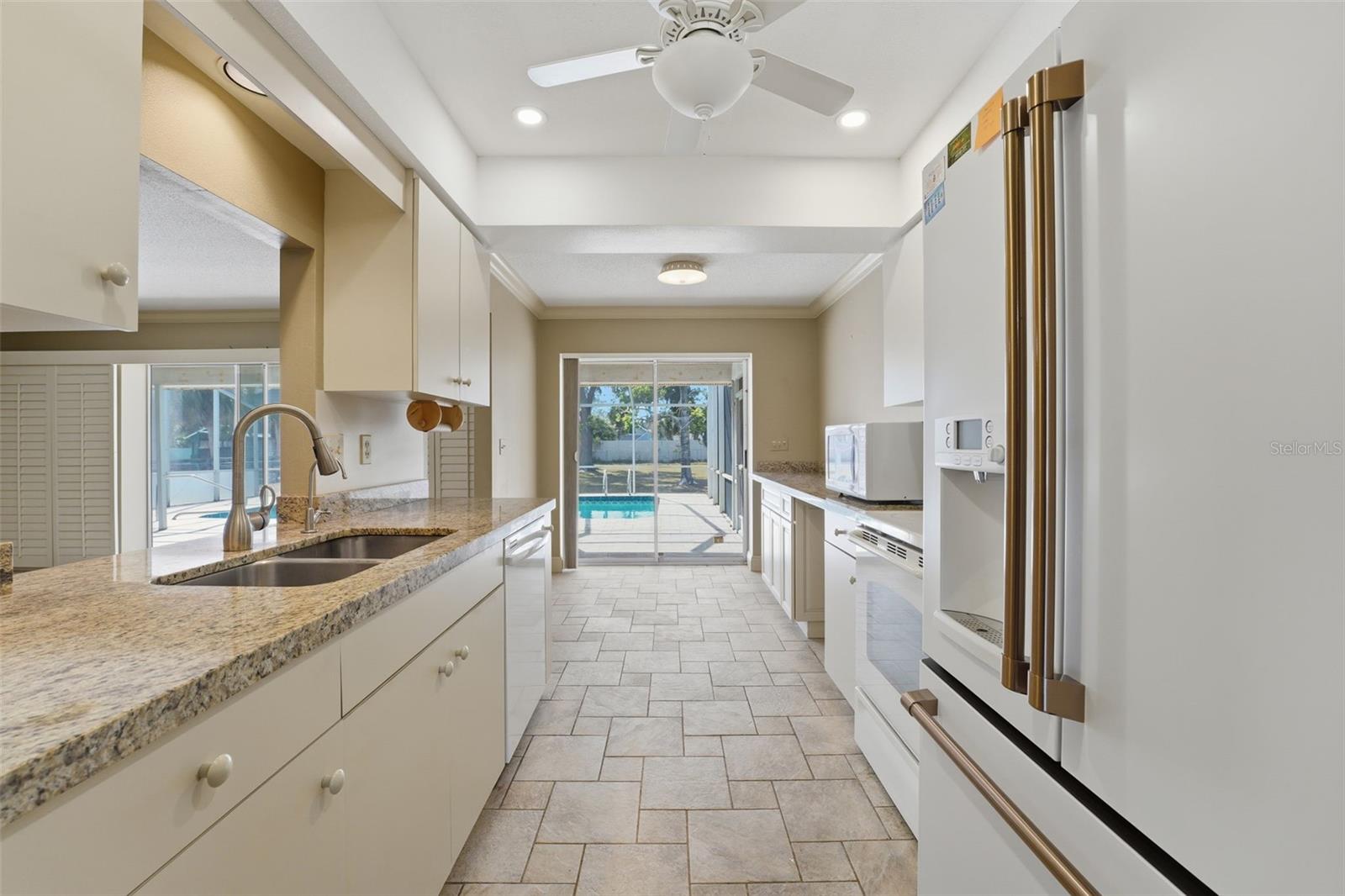 Image 9 of 40 For 1641 Mackintosh Boulevard