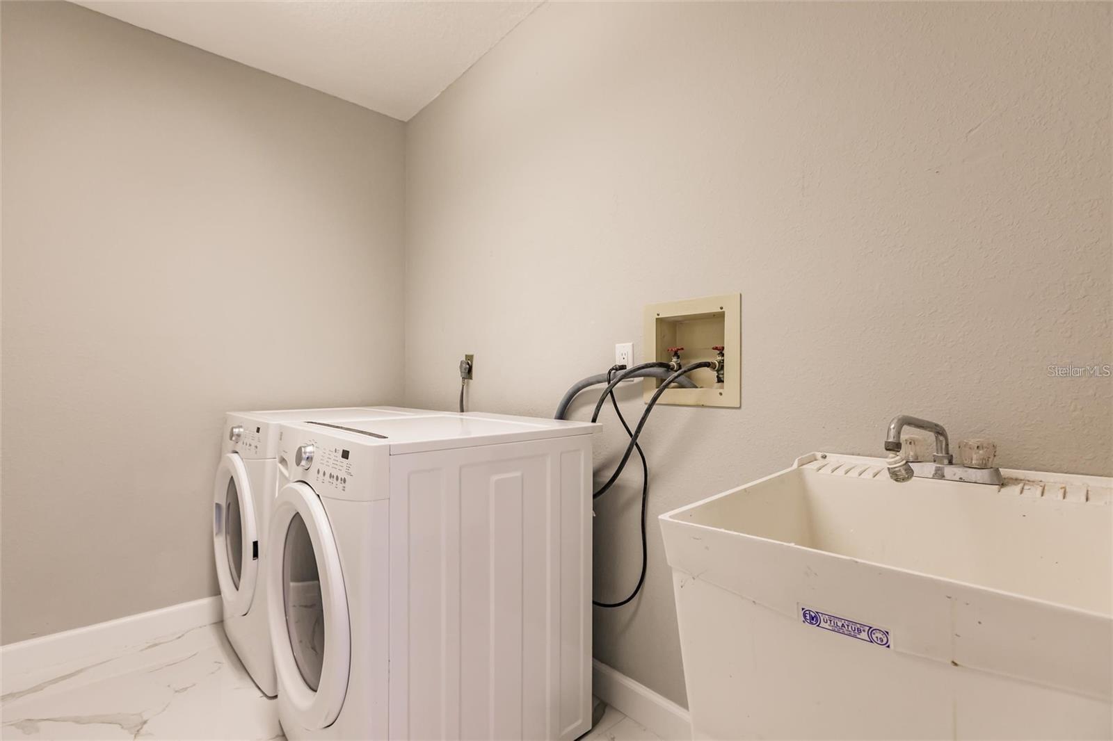 Image 23 of 45 For 904 Doral Lane