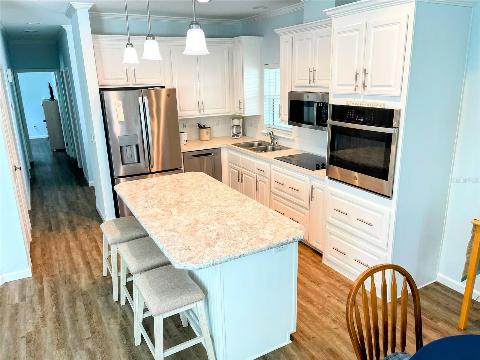 Image 4 of 27 For 612 Carefree