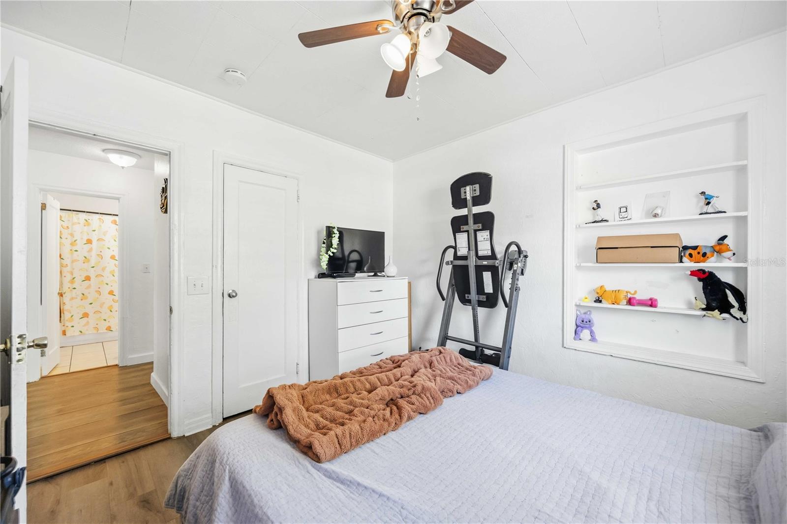 Image 13 of 32 For 1919 12th Avenue W