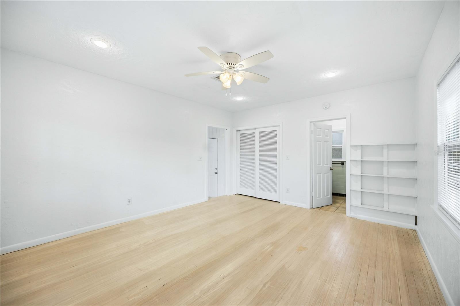 Image 24 of 32 For 1919 12th Avenue W