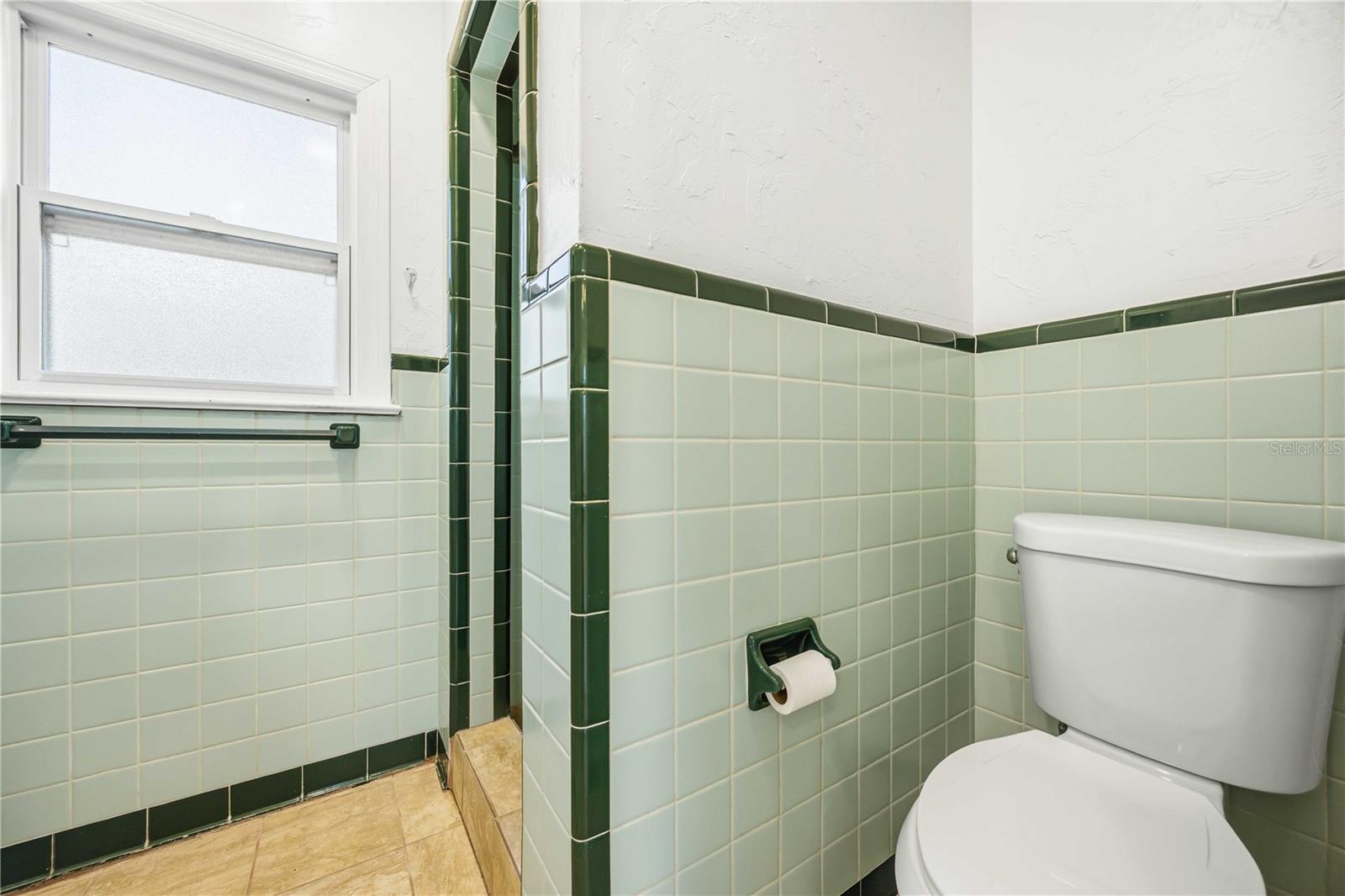 Image 26 of 32 For 1919 12th Avenue W