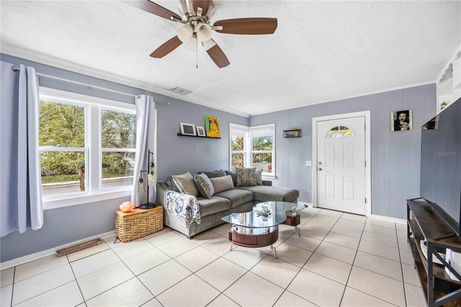 Image 4 of 32 For 1919 12th Avenue W