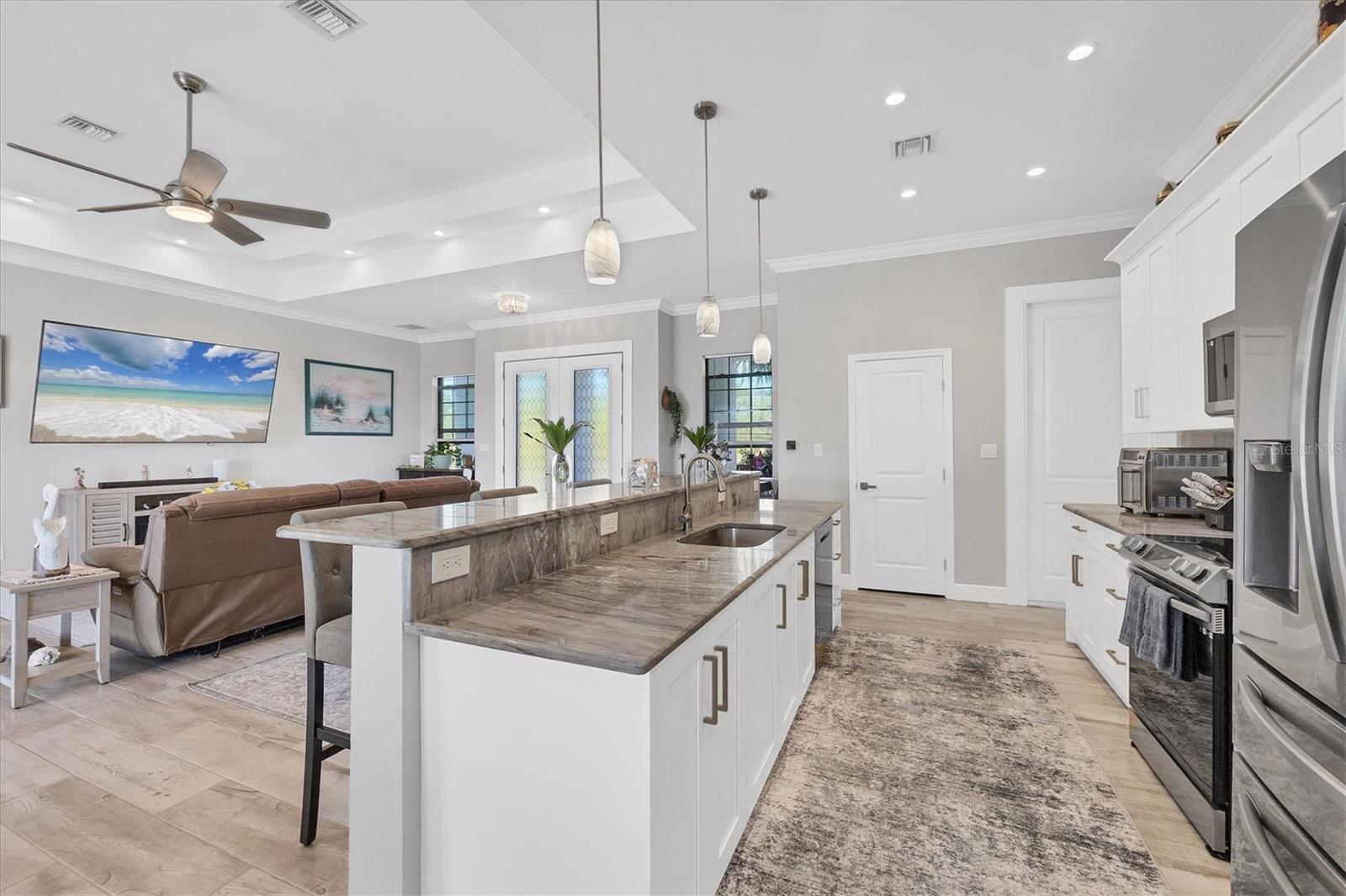 Image 10 of 45 For 15504 Hennipen Circle