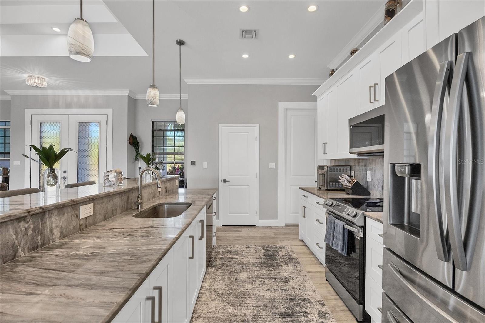 Image 11 of 45 For 15504 Hennipen Circle