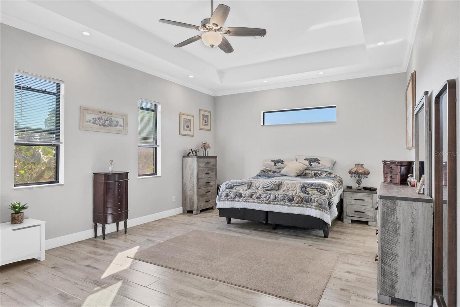 Image 15 of 45 For 15504 Hennipen Circle