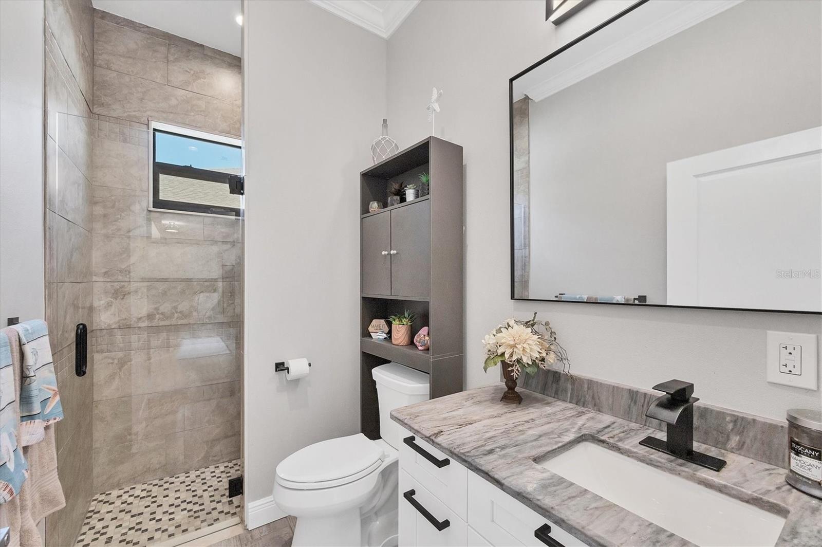 Image 20 of 45 For 15504 Hennipen Circle