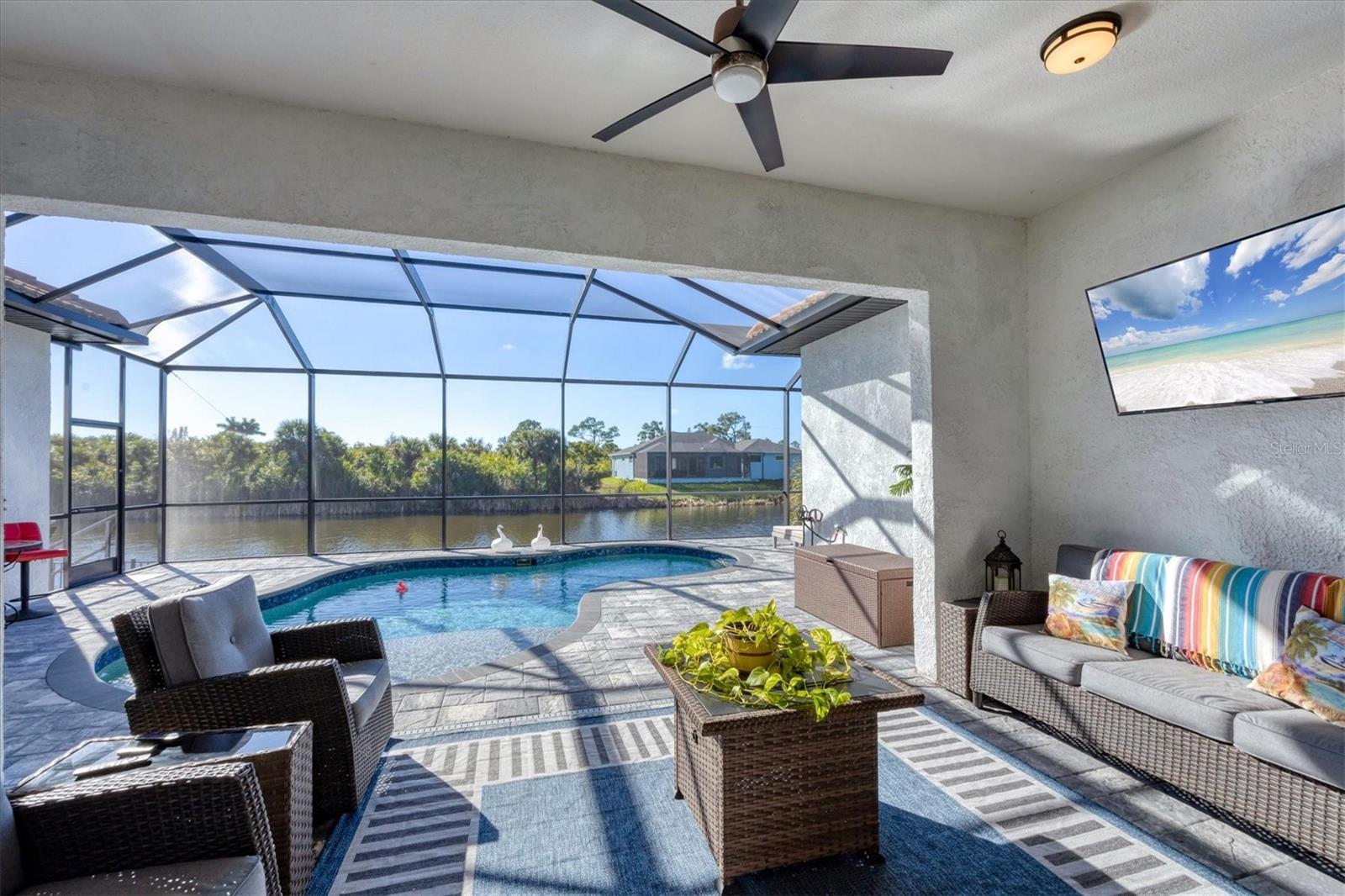 Image 22 of 45 For 15504 Hennipen Circle