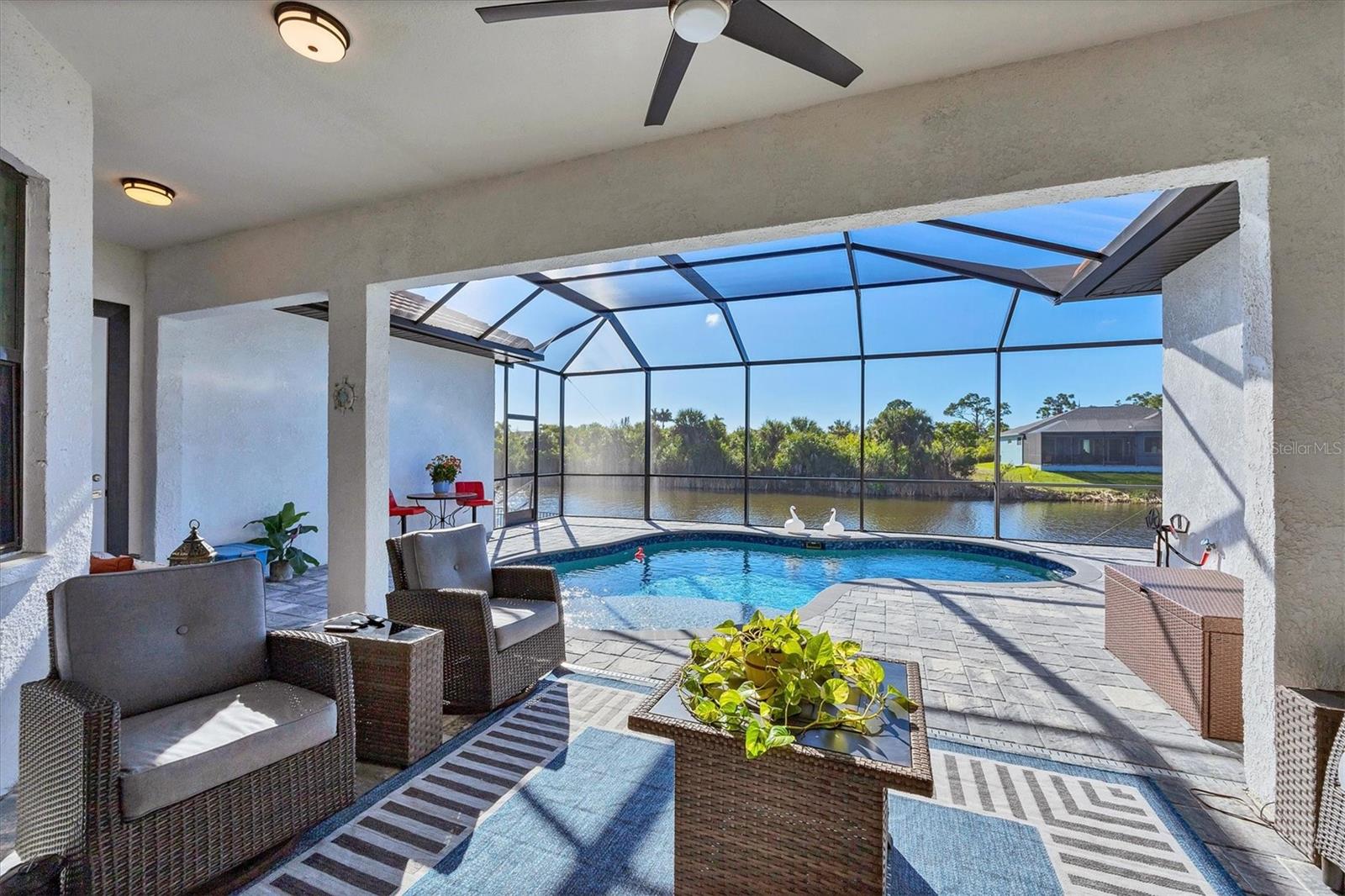 Image 23 of 45 For 15504 Hennipen Circle