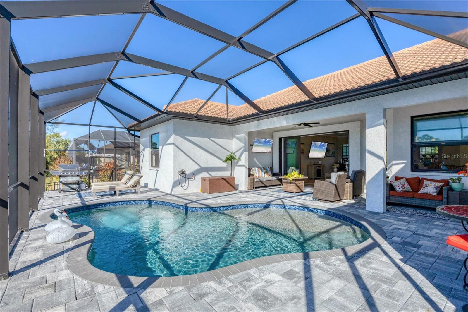 Image 26 of 45 For 15504 Hennipen Circle