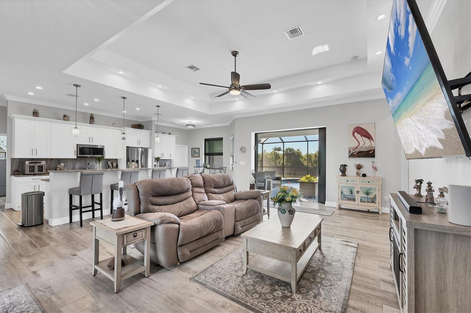 Image 7 of 45 For 15504 Hennipen Circle