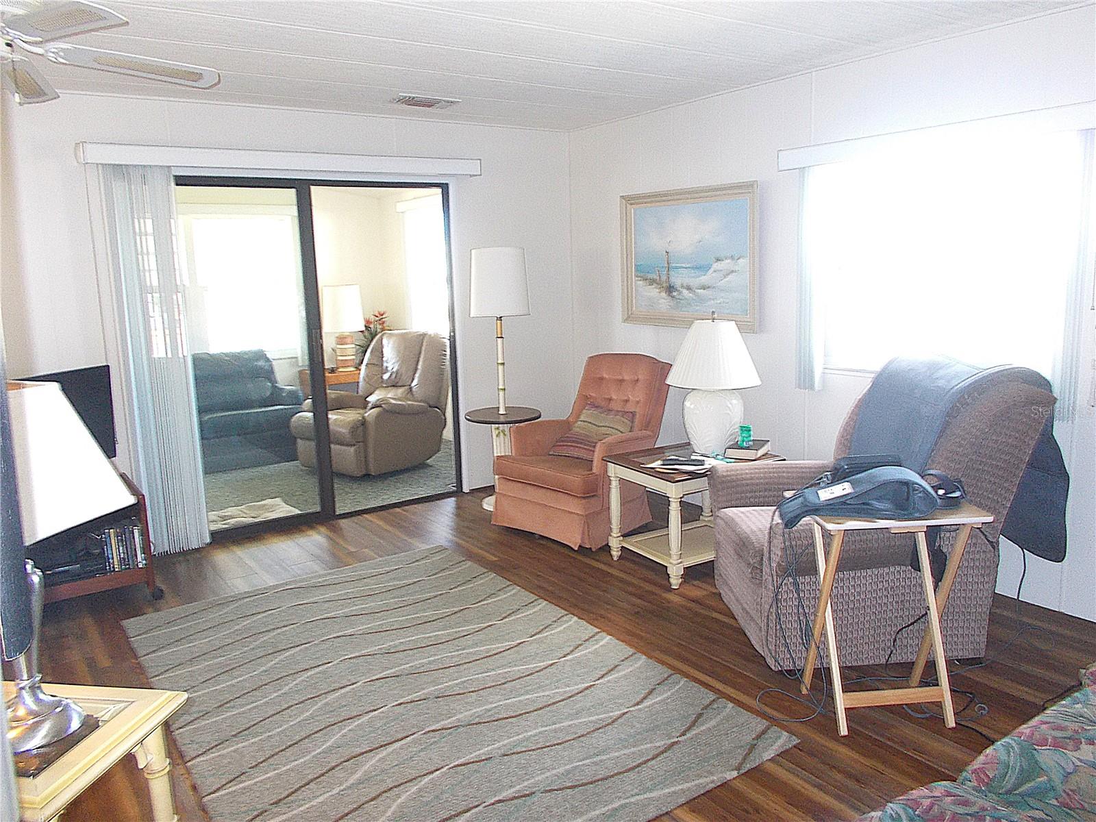 Image 10 of 32 For 467 Boxwood Drive