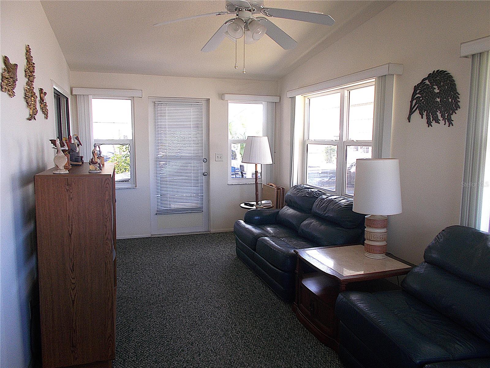 Image 12 of 32 For 467 Boxwood Drive