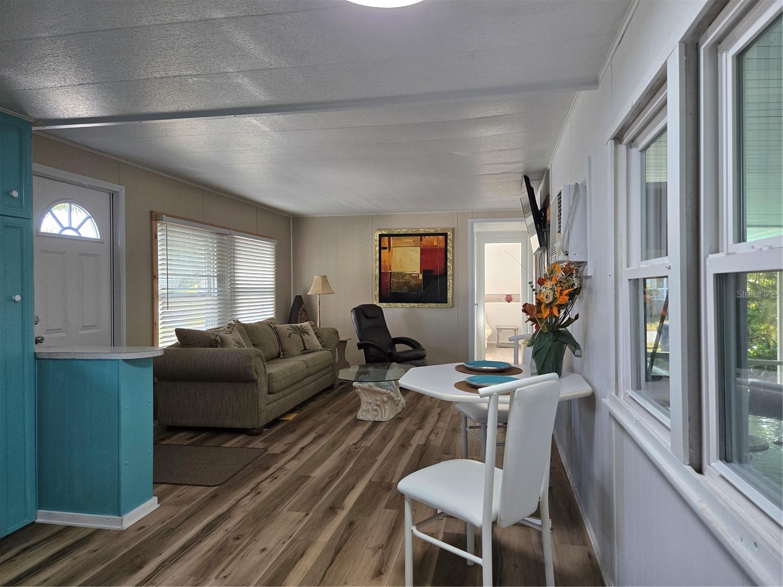 Image 12 of 28 For 113 Ravenna Street N